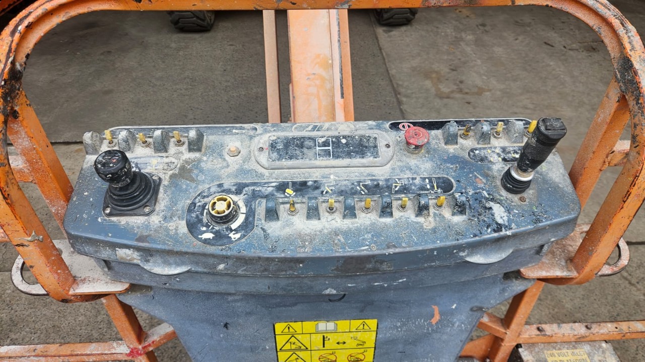 Sold - Articulated Boom Lift - View 3